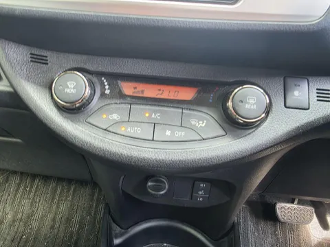 Toyota Yaris (Vitz)