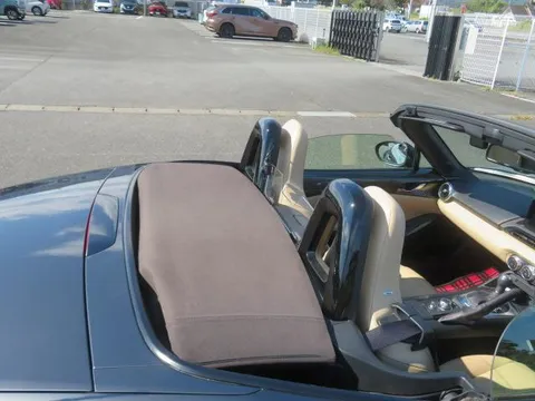 Mazda MX-5 (Roadster)