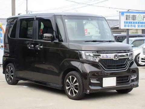 Honda N-BOX Custom