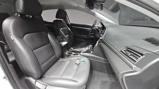 Hyundai Elantra (Avante)