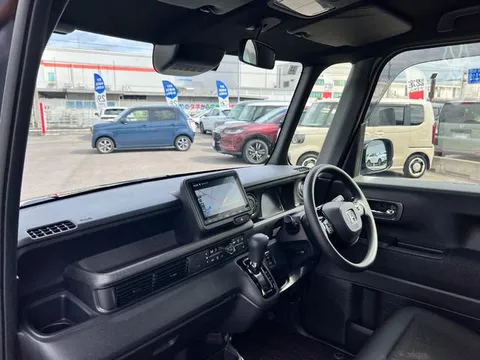 Honda N-BOX Custom