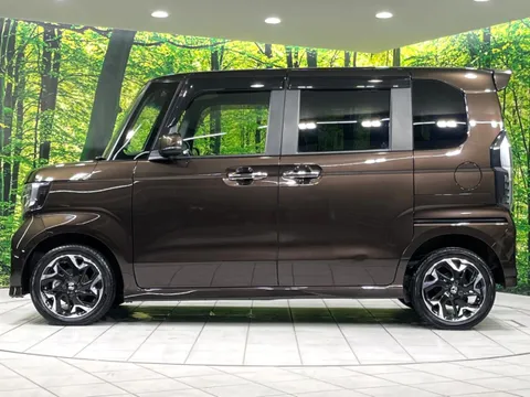 Honda N-BOX Custom