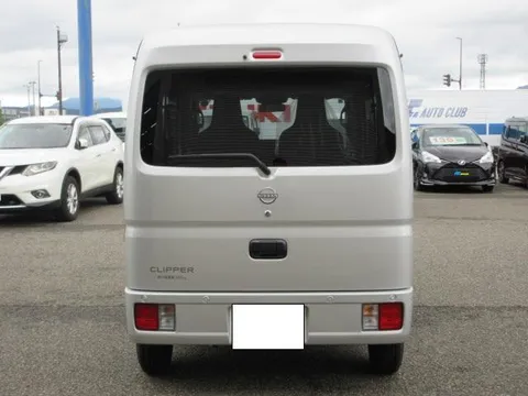 Nissan Clipper Van