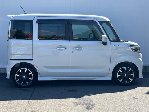 Suzuki Spacia Custom