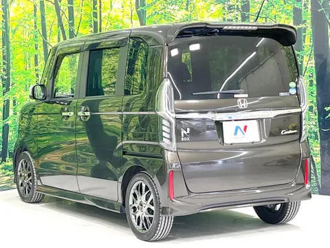 Honda N-BOX Custom