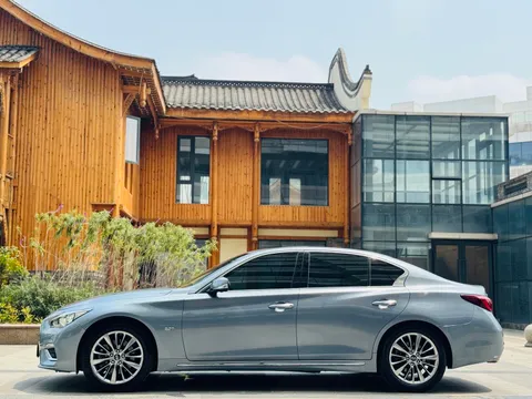 Infiniti Q50L