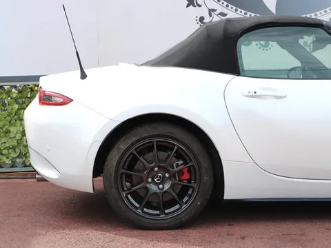 Mazda MX-5 (Roadster)