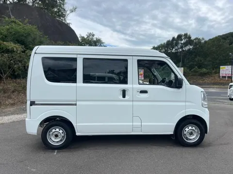 Nissan Clipper Van