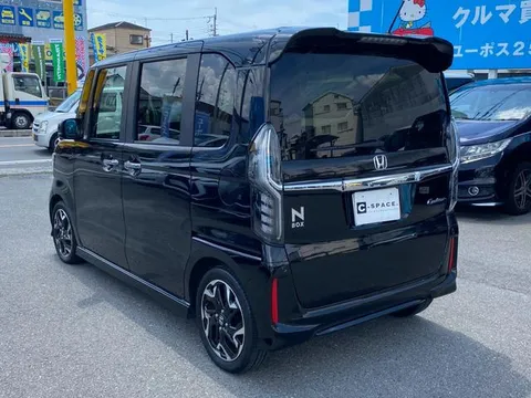 Honda N-BOX Custom