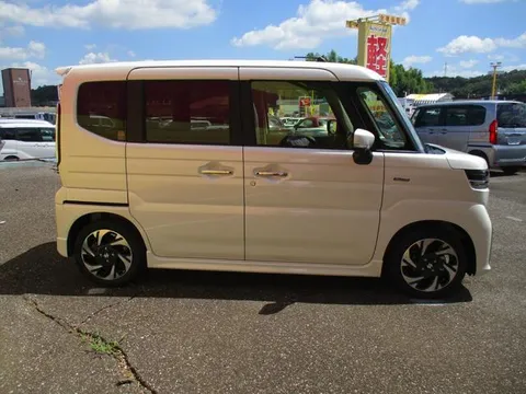 Suzuki Spacia Custom