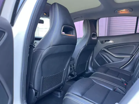 Mercedes-Benz Mercedes-Benz GLA