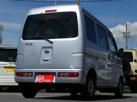 Toyota Pixis Van