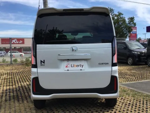 Honda N-BOX Custom
