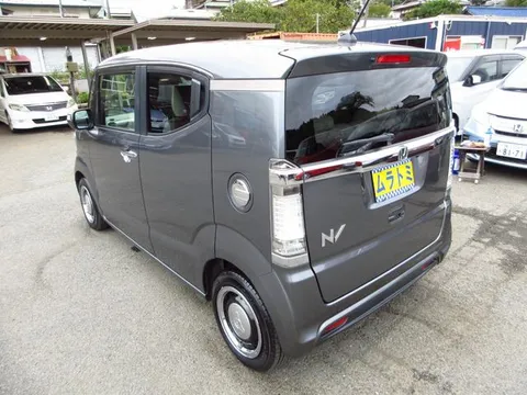 Honda N-BOX Slash