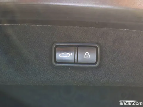 Genesis G90 (EQ900)