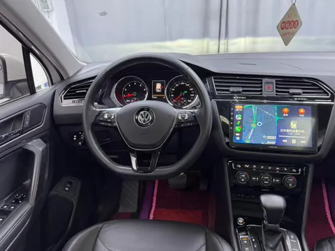 Volkswagen Tiguan L