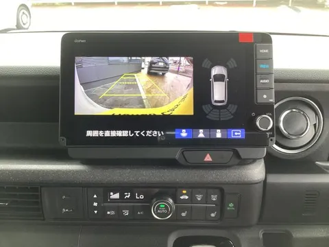 Honda N-BOX Custom
