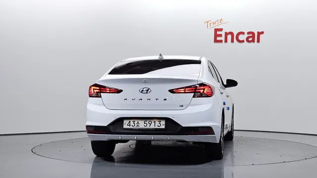 Hyundai Elantra (Avante)