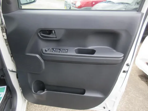 Toyota Pixis Mega