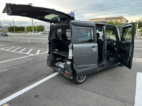 Honda N-BOX Plus Custom