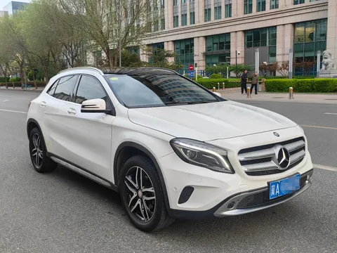 Mercedes-Benz Mercedes-Benz GLA