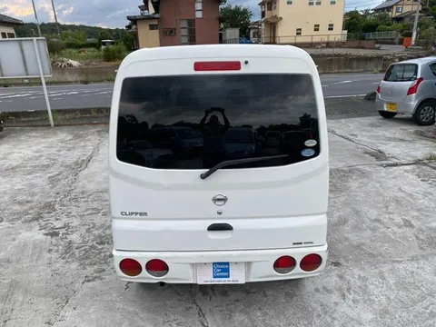 Nissan Clipper Van