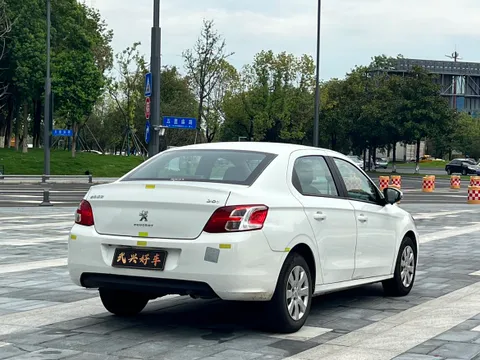 Peugeot 301