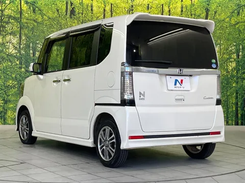 Honda N-BOX Custom