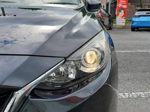 Mazda Axela Sport