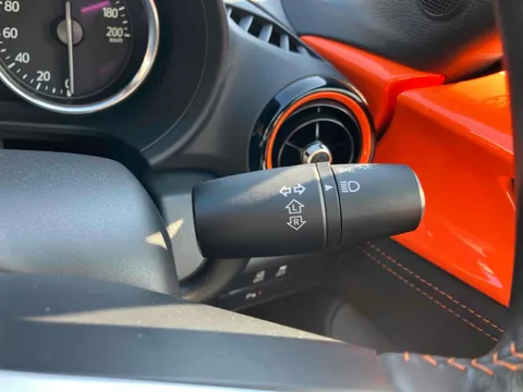 Mazda MX-5 (Roadster)