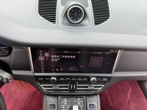 Porsche Macan