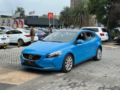 Volvo V40