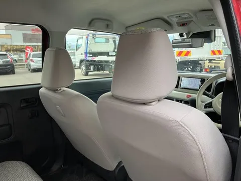 Daihatsu Mira Tocot