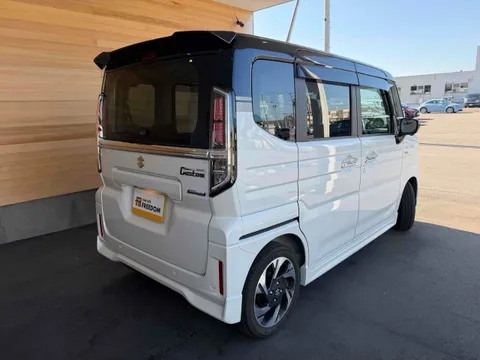 Suzuki Spacia Custom