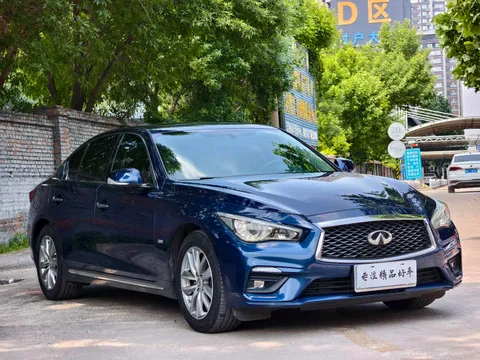 Infiniti Q50L