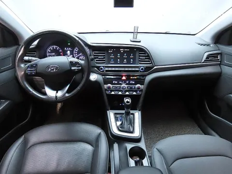Hyundai Elantra (Avante)