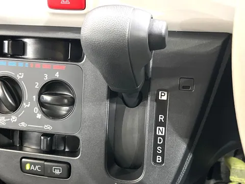 Daihatsu Mira Tocot