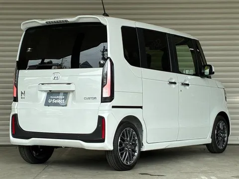 Honda N-BOX Custom