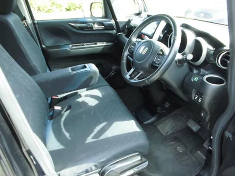 Honda N-BOX Plus