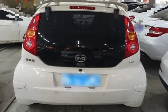 BYD F0