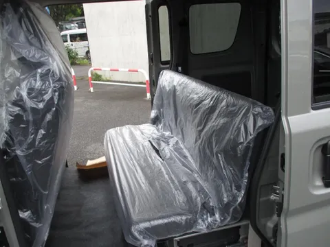 Nissan Clipper Van