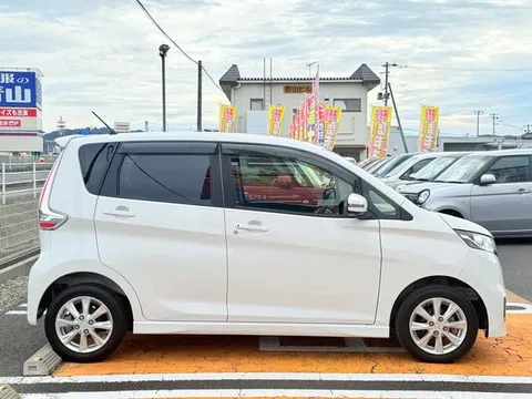 Mitsubishi eK Custom