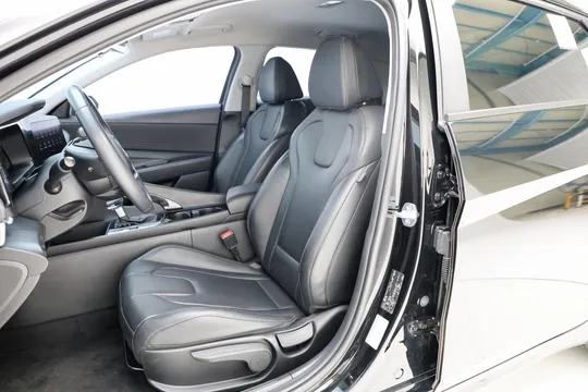 Hyundai Elantra (Avante)
