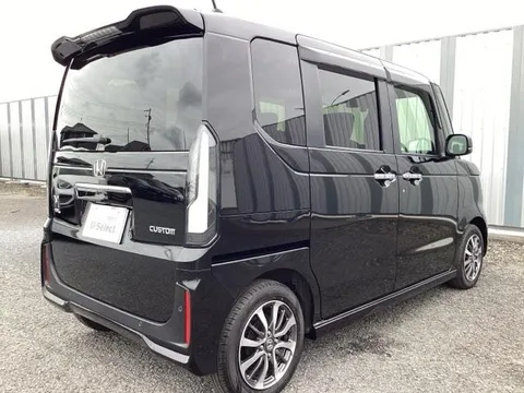 Honda N-BOX Custom