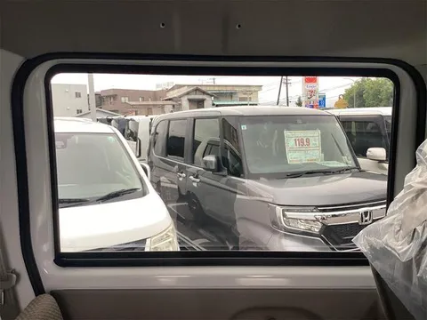 Nissan Clipper Van