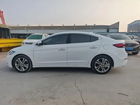 Hyundai Elantra (Avante)