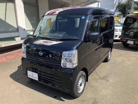 Nissan Clipper Van