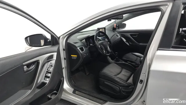 Hyundai Elantra (Avante)