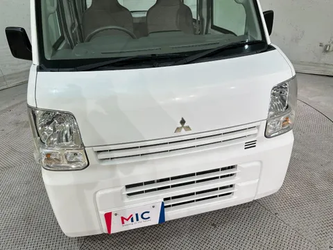 Mitsubishi Minicab Van