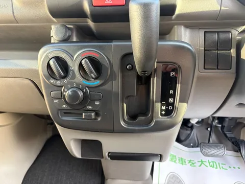 Nissan Clipper